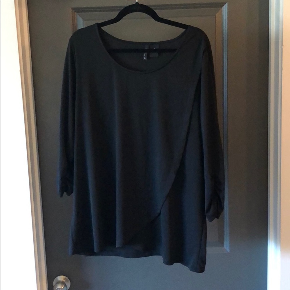 Black Tulip Top | New Directions